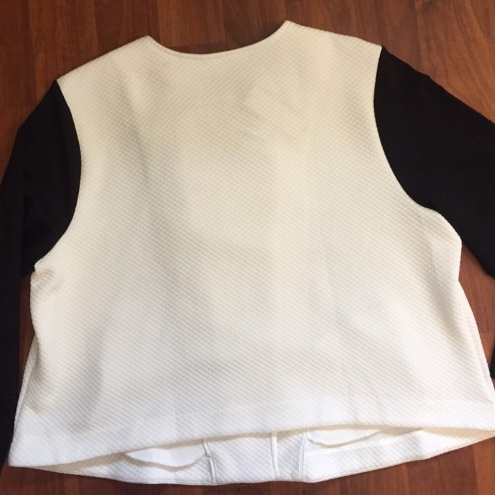 Liz Claiborne Black & White Quilted Moto Jacket – Plus Size 1X - Picture 2 of 5